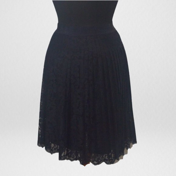 Ann Taylor - Picture 2 of 2